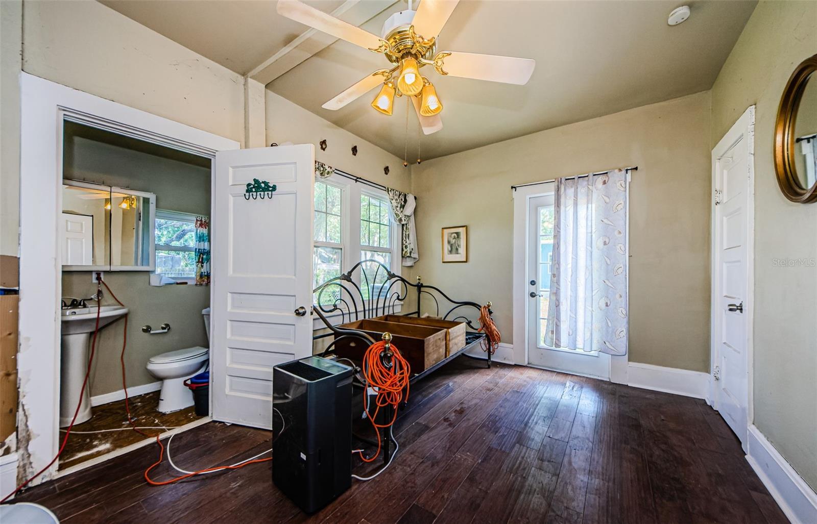 Image 13 of 33 For 41 Boyer Street