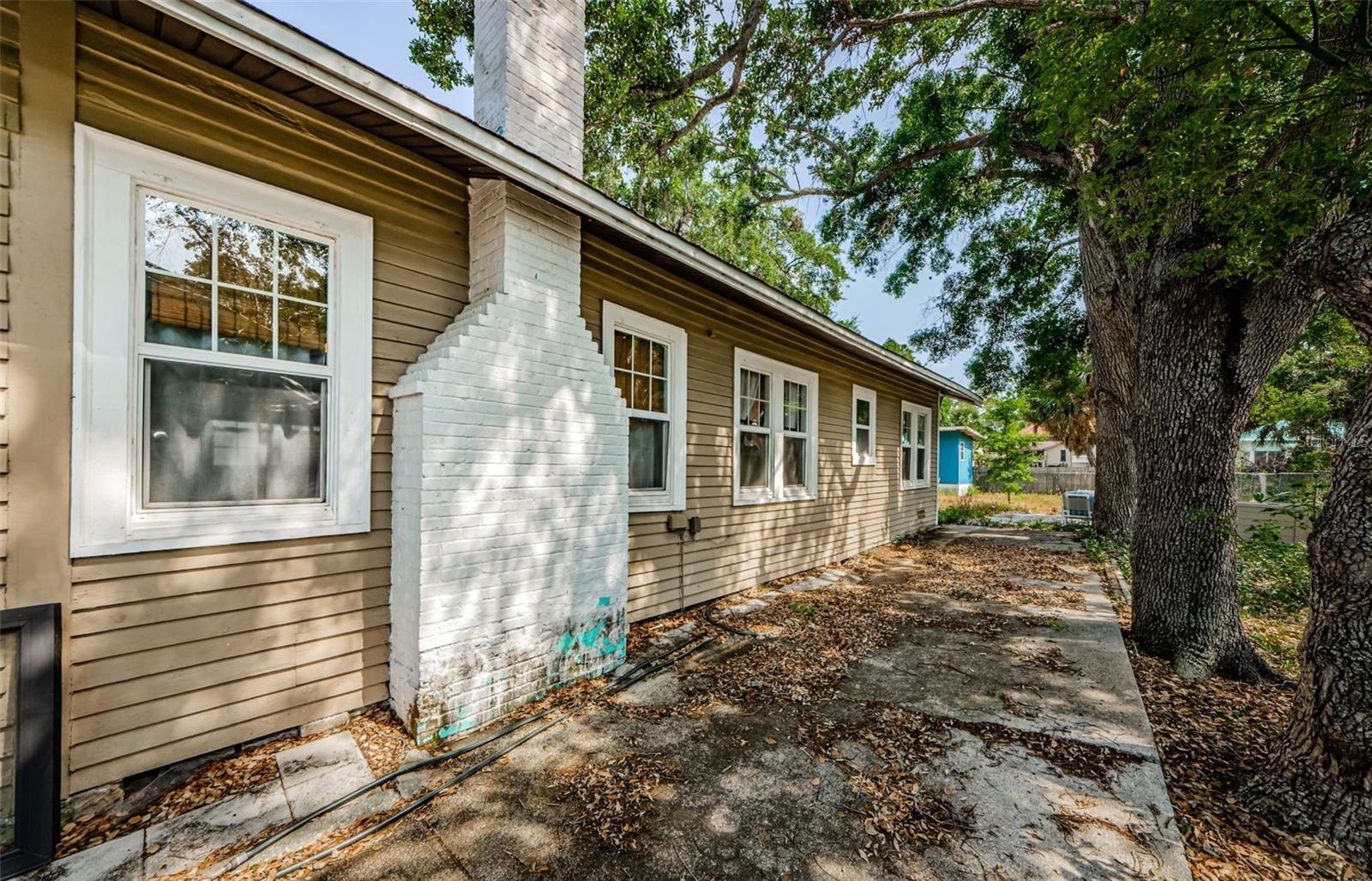 Image 3 of 33 For 41 Boyer Street