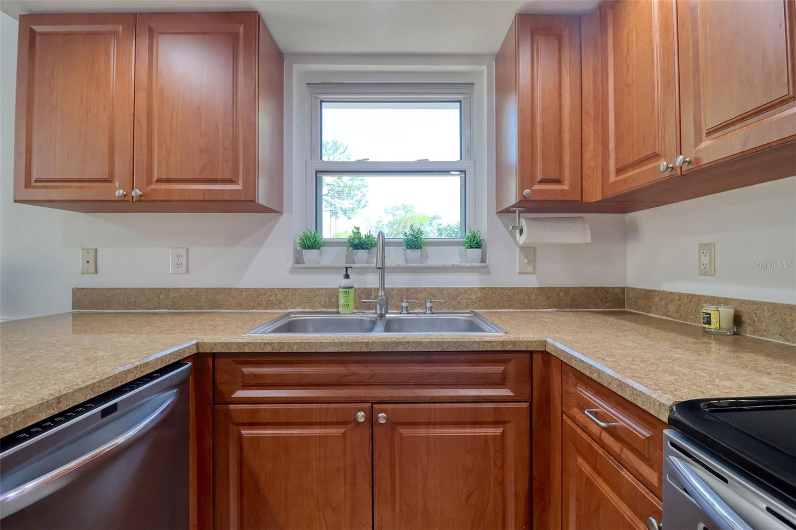 Image 12 of 34 For 506 Summerwood Court