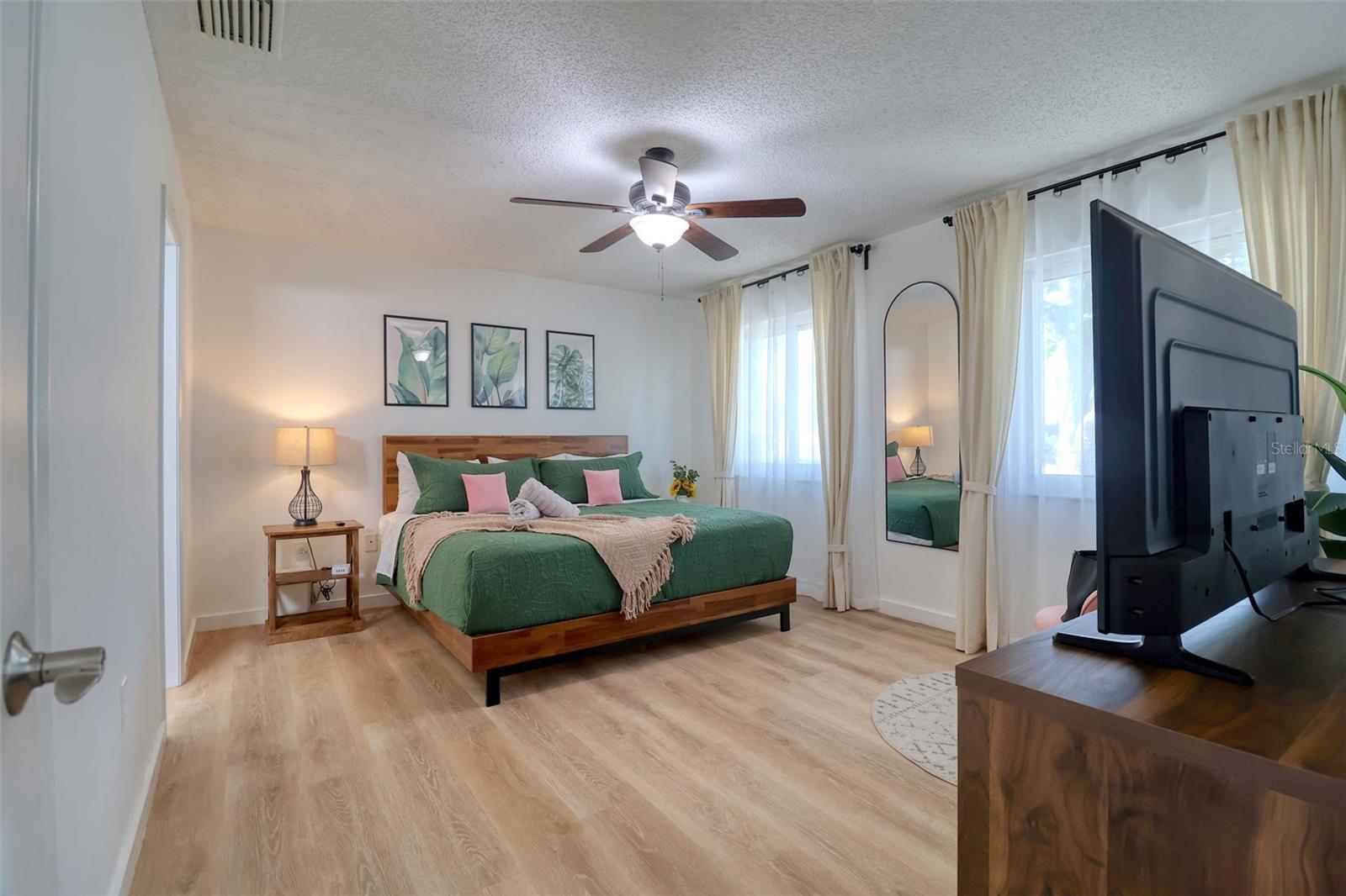 Image 17 of 34 For 506 Summerwood Court