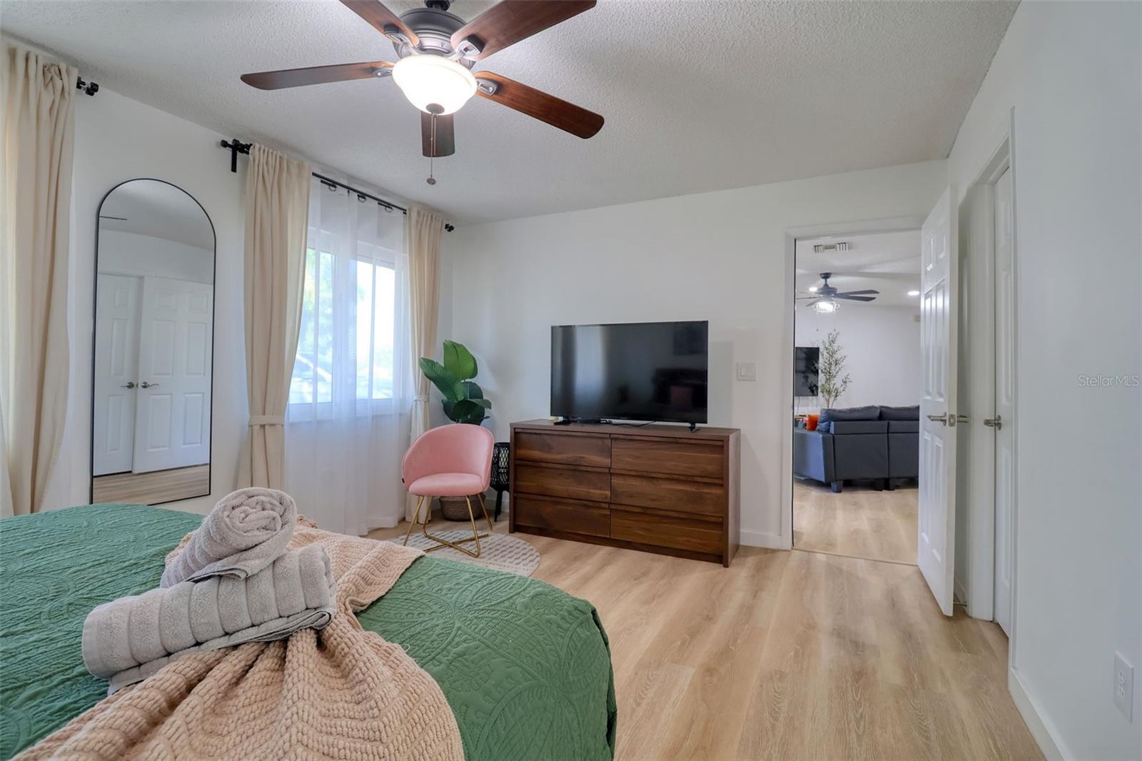 Image 18 of 34 For 506 Summerwood Court