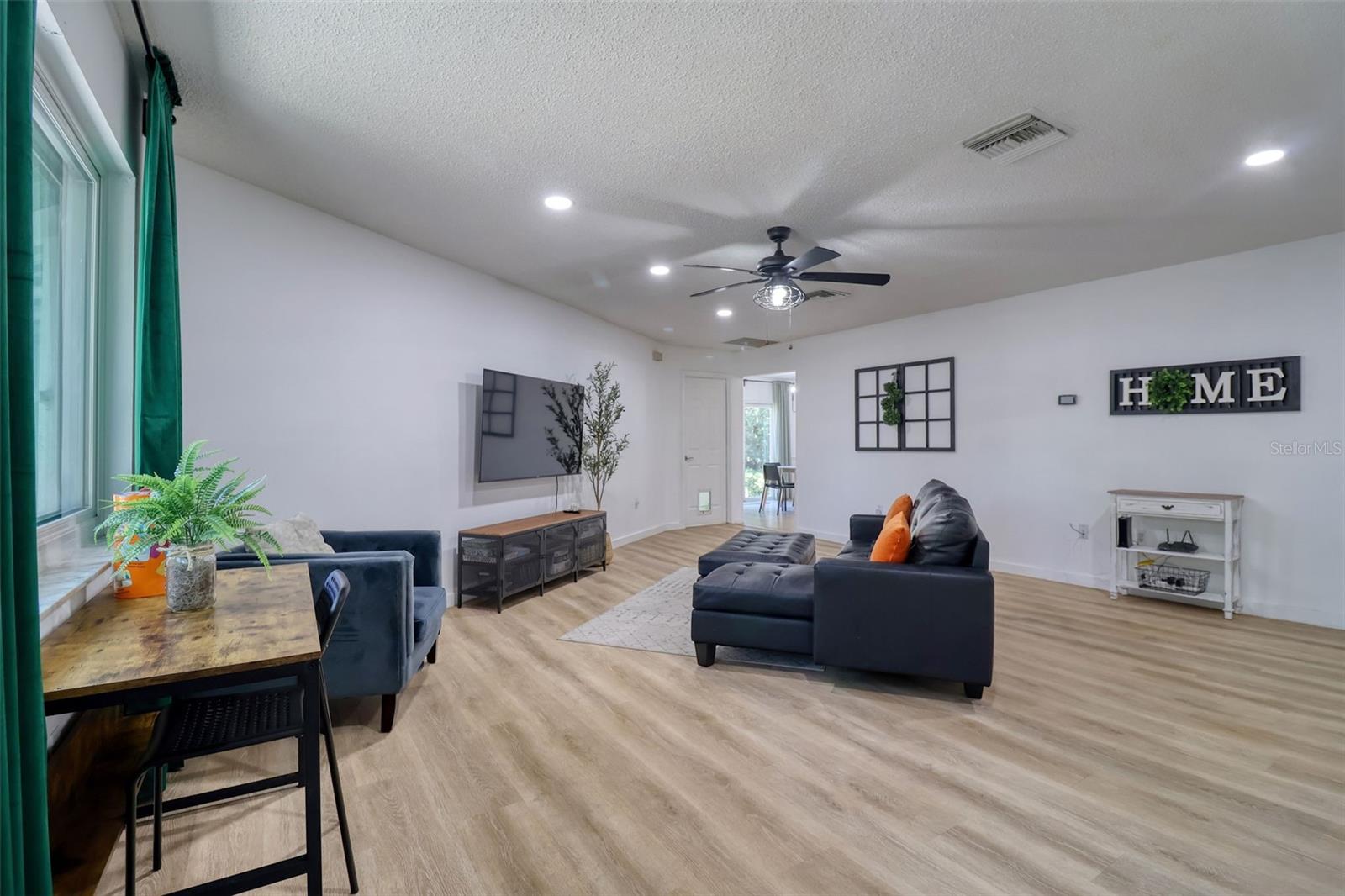 Image 4 of 34 For 506 Summerwood Court