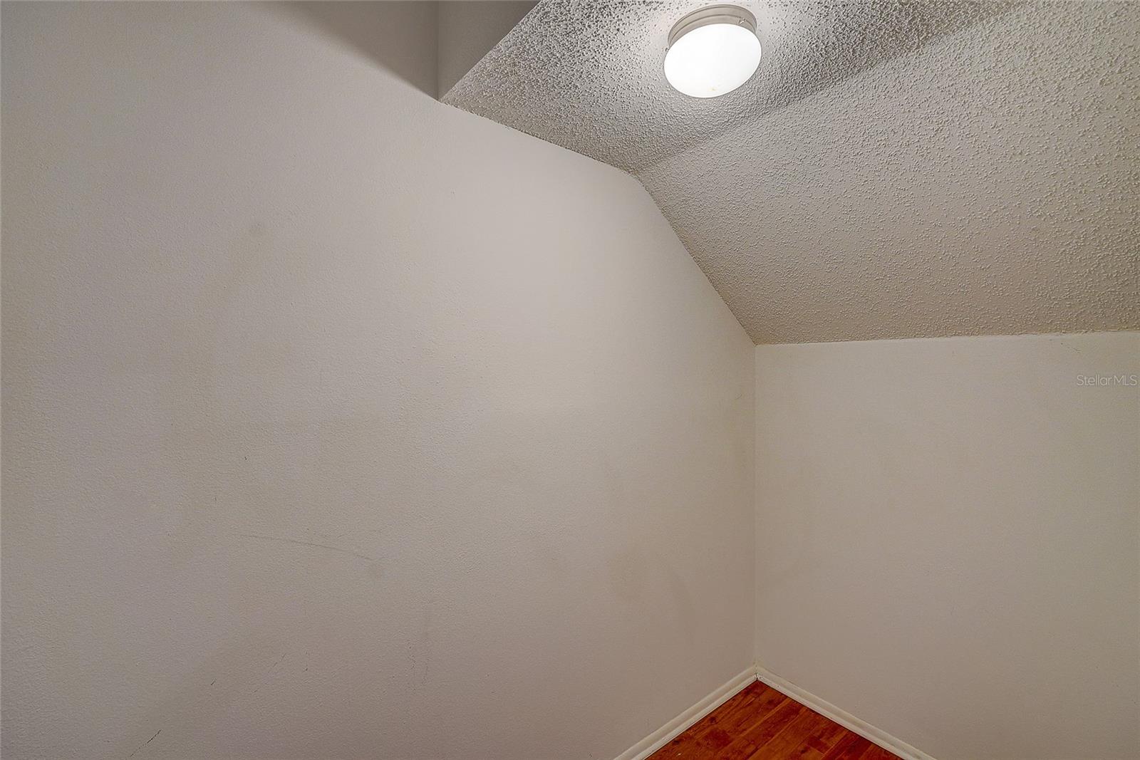 Image 14 of 45 For 10509 Waterview Court
