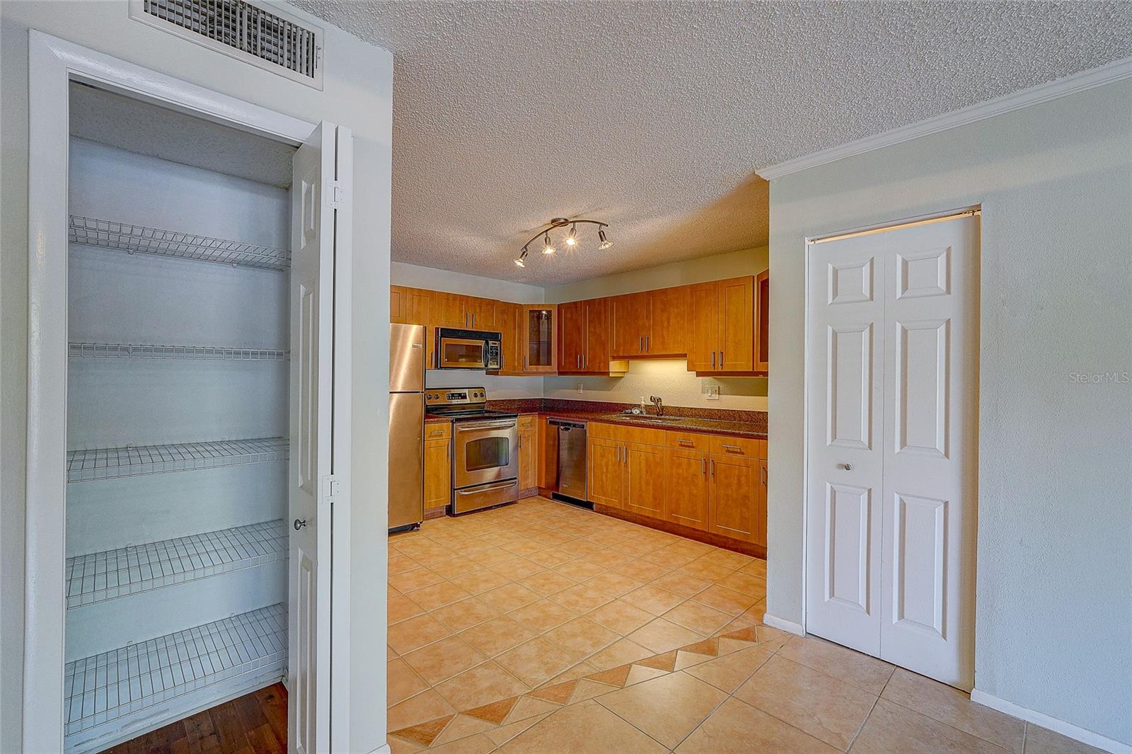 Image 9 of 45 For 10509 Waterview Court