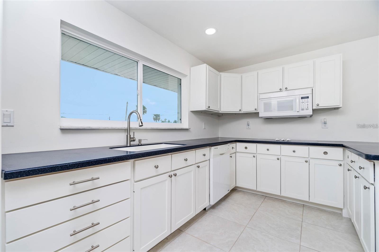 Image 10 of 50 For 2324 Hayworth Road