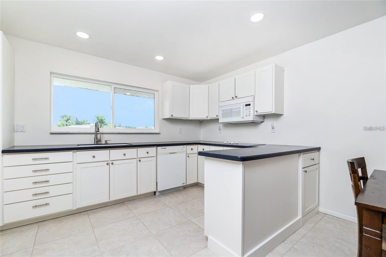 Image 11 of 50 For 2324 Hayworth Road