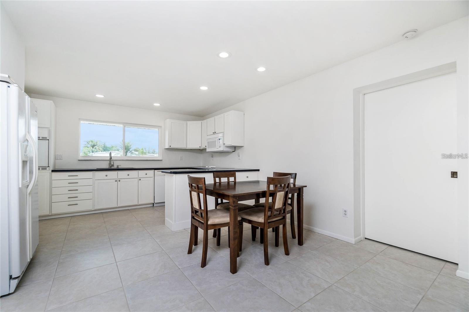 Image 14 of 50 For 2324 Hayworth Road