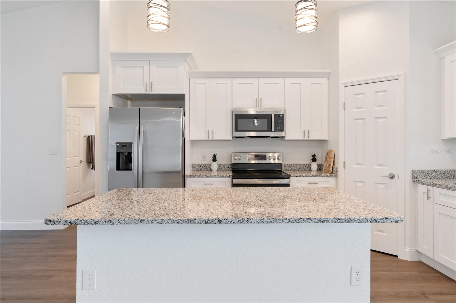 Image 4 of 29 For 14404 19th Place