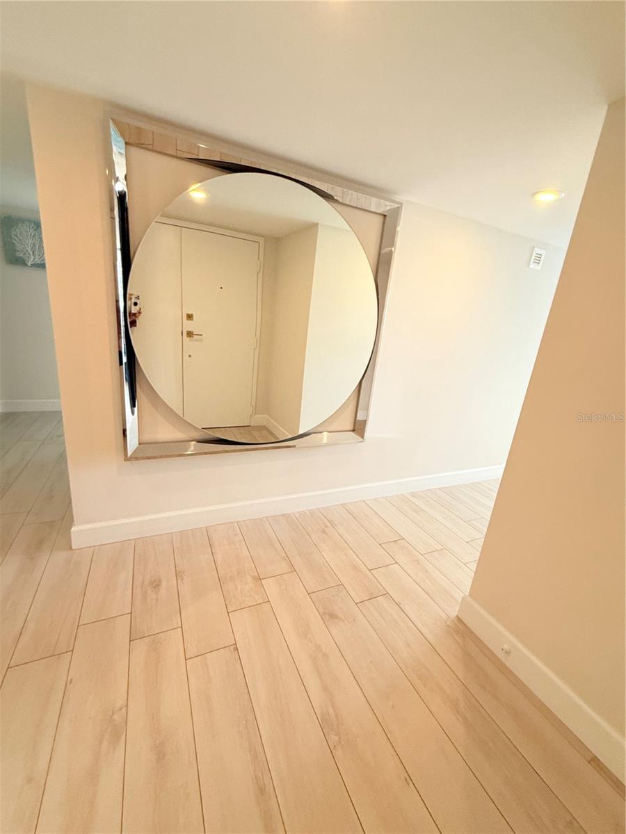 Image 16 of 35 For 3301 Bayshore Boulevard 1001e