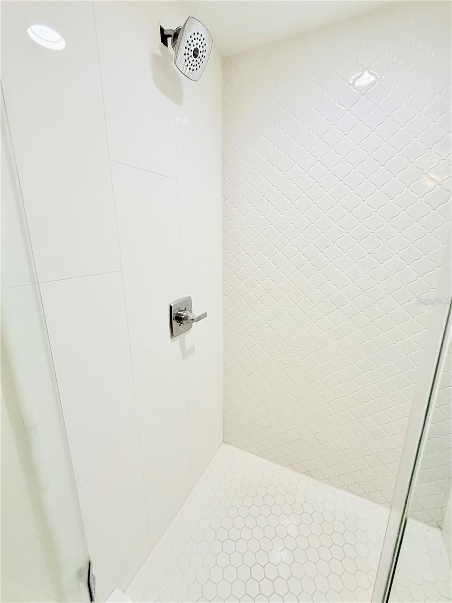 Image 26 of 35 For 3301 Bayshore Boulevard 1001e