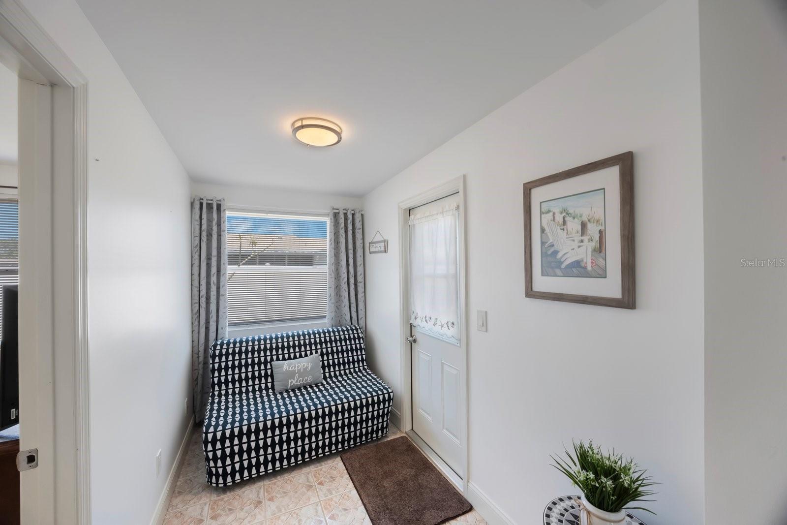 Listing photo id 28 for 11619 80th Avenue