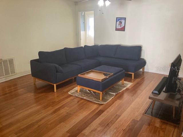 Image 20 of 70 For 1050 Wexford Leas Boulevard