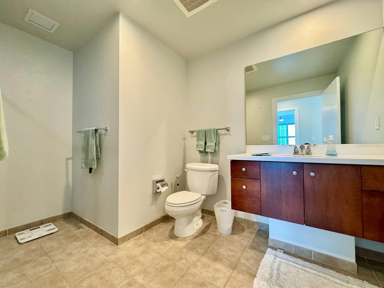 Image 15 of 29 For 1208 Kennedy Boulevard 834
