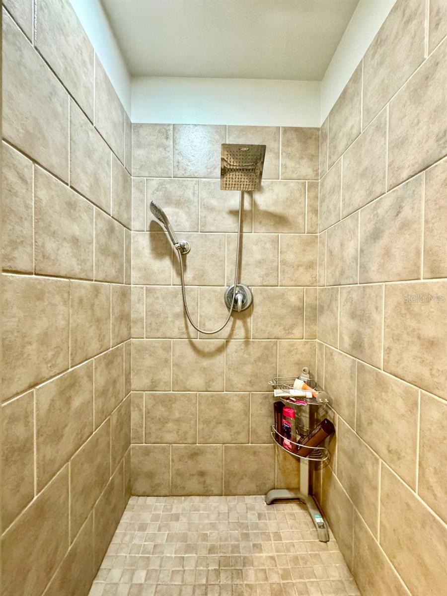 Image 17 of 29 For 1208 Kennedy Boulevard 834