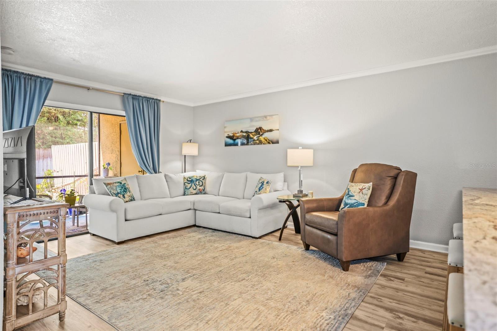 Listing photo id 8 for 10100 Sailwinds Boulevard N 105