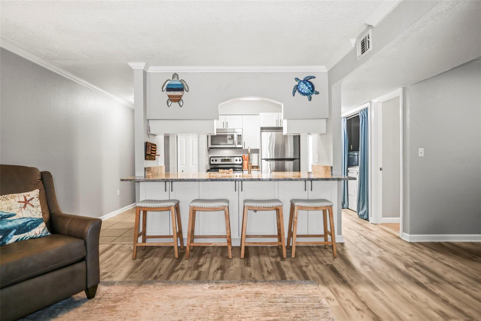 Listing photo id 9 for 10100 Sailwinds Boulevard N 105