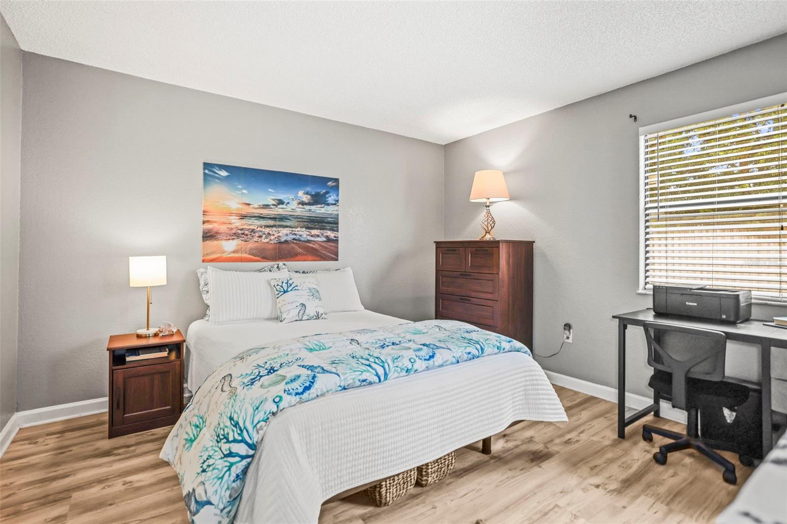 Listing photo id 11 for 10100 Sailwinds Boulevard N 105