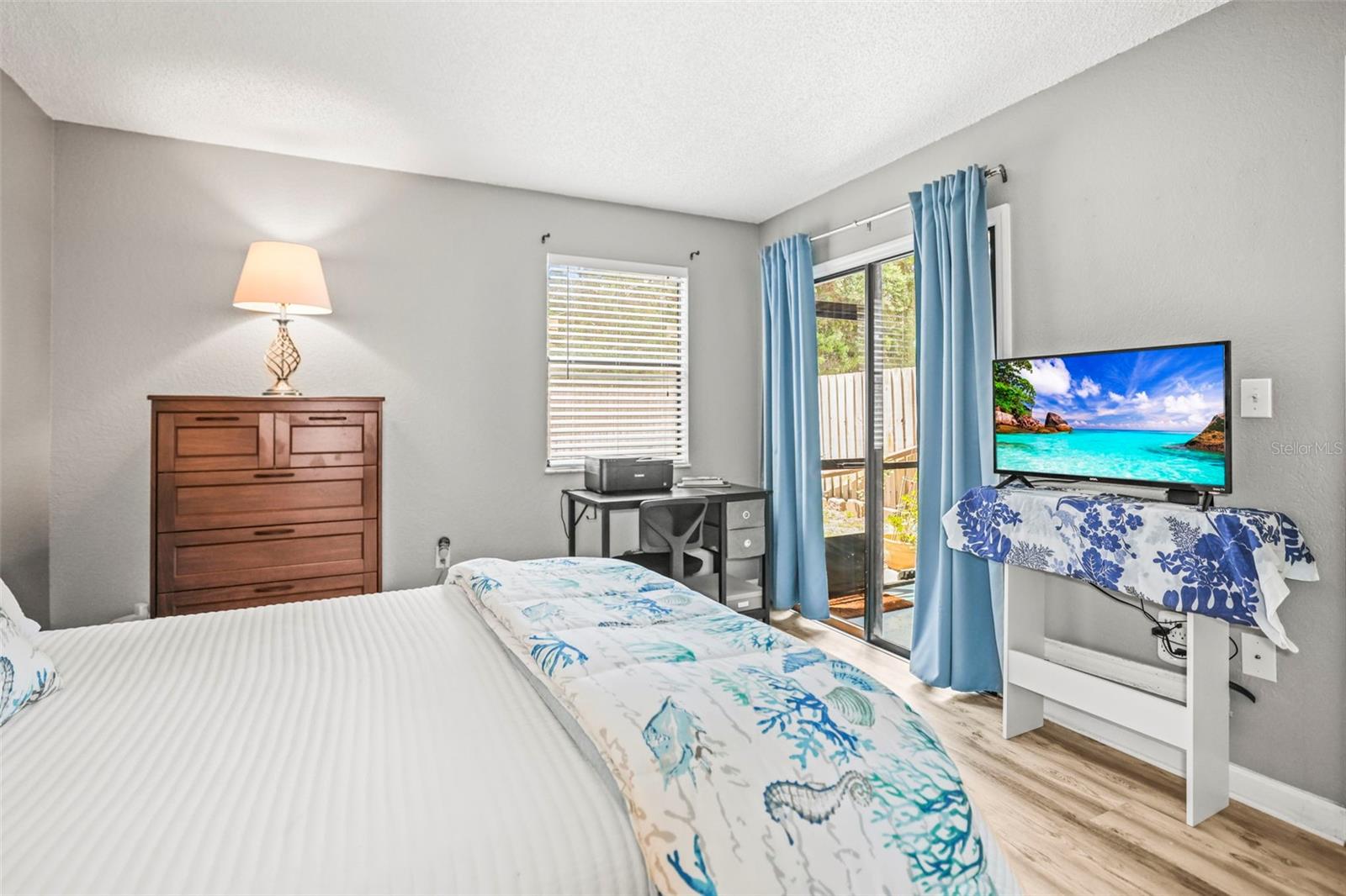 Listing photo id 12 for 10100 Sailwinds Boulevard N 105