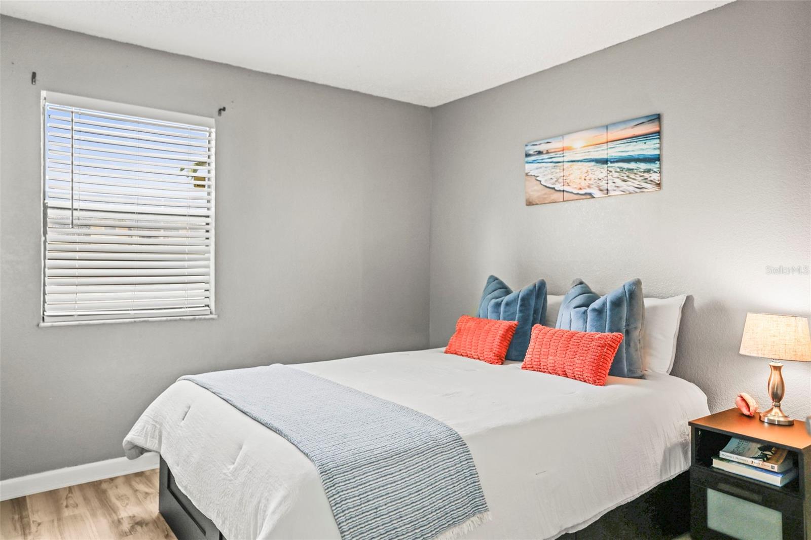 Listing photo id 19 for 10100 Sailwinds Boulevard N 105