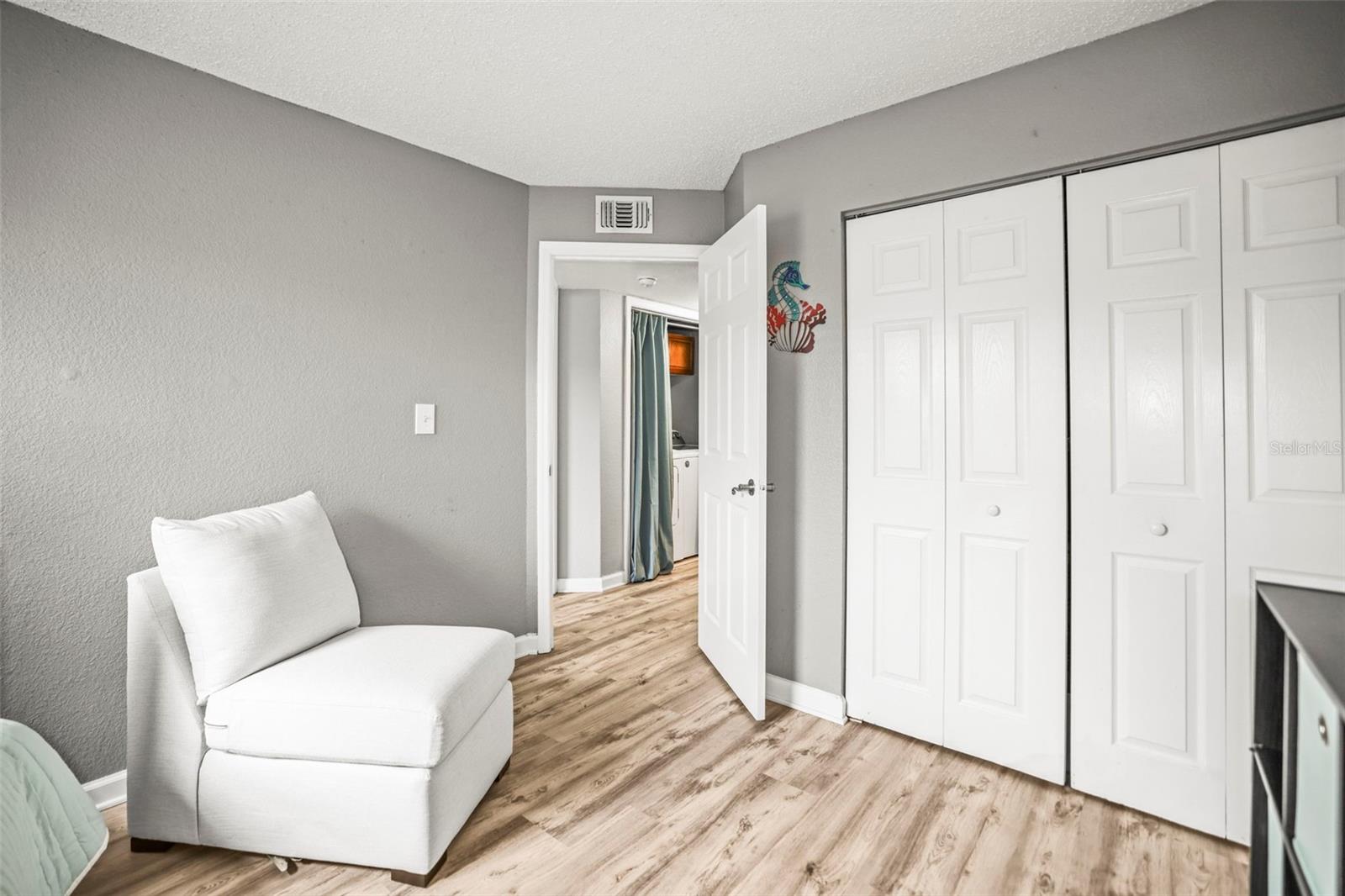 Listing photo id 24 for 10100 Sailwinds Boulevard N 105