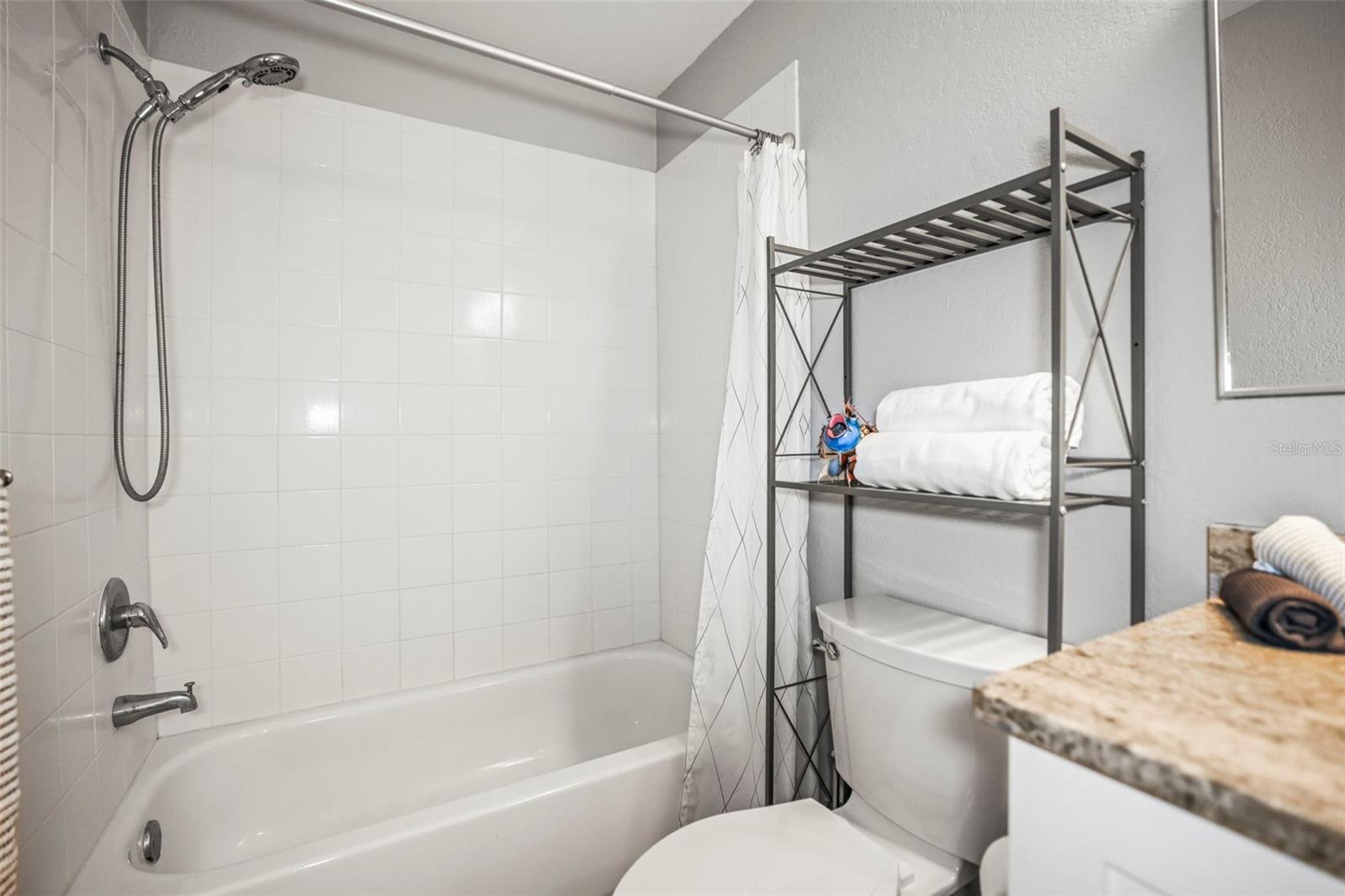 Listing photo id 26 for 10100 Sailwinds Boulevard N 105