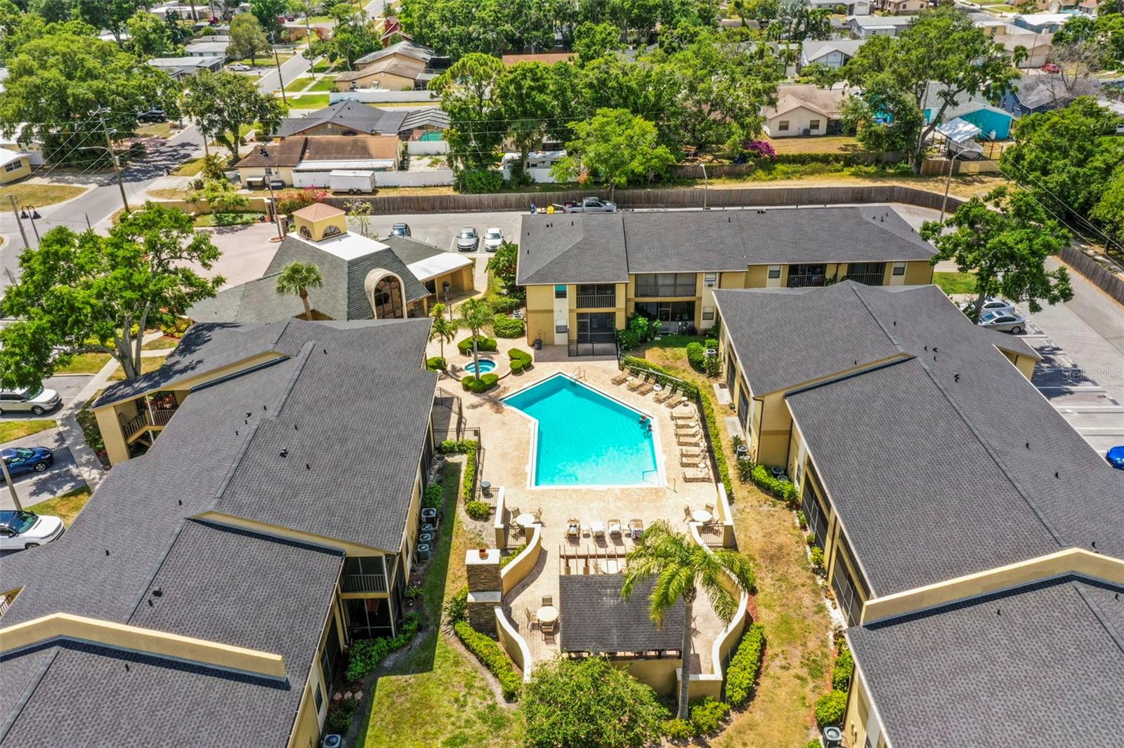Listing photo id 31 for 10100 Sailwinds Boulevard N 105