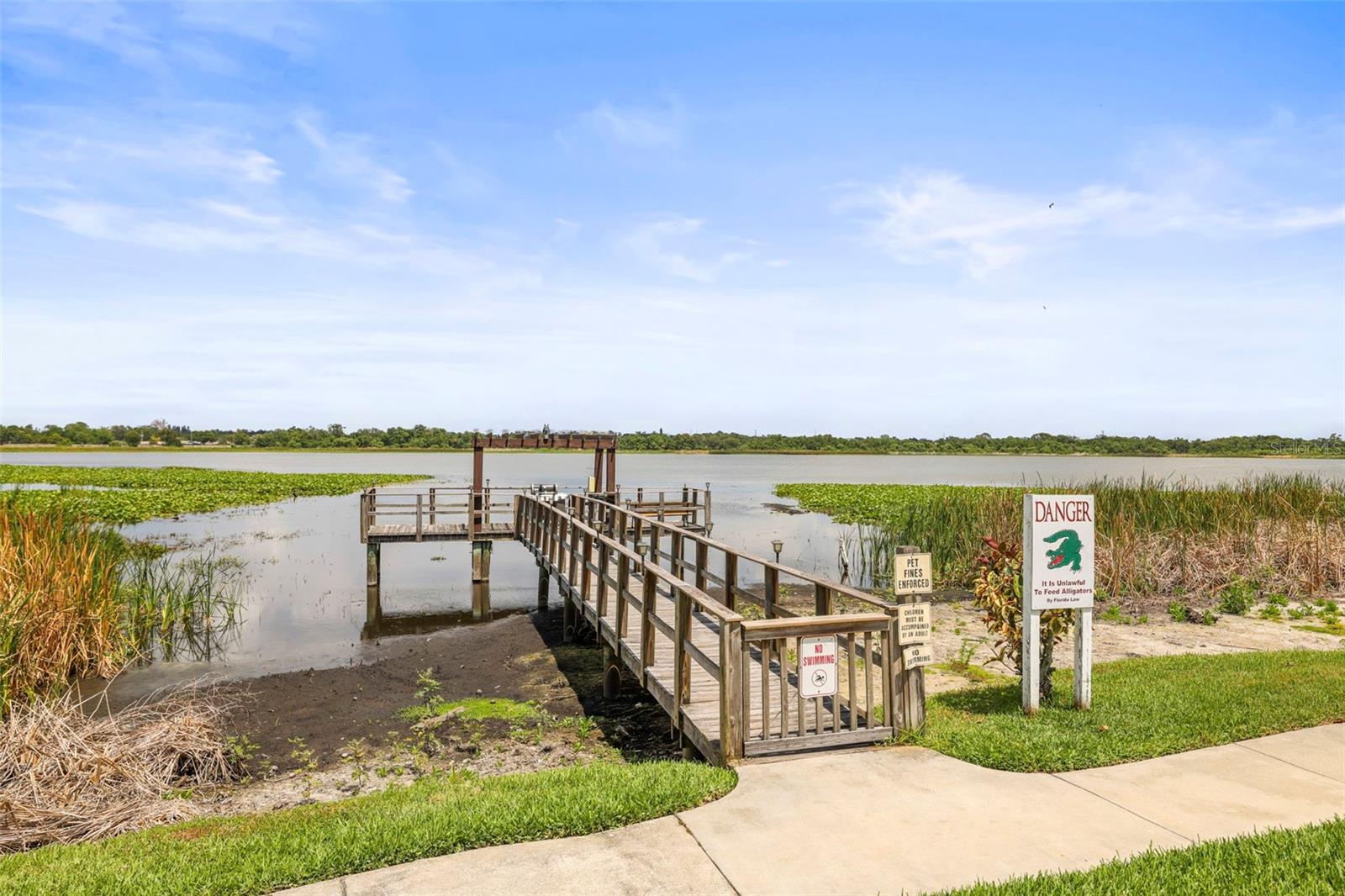 Listing photo id 36 for 10100 Sailwinds Boulevard N 105