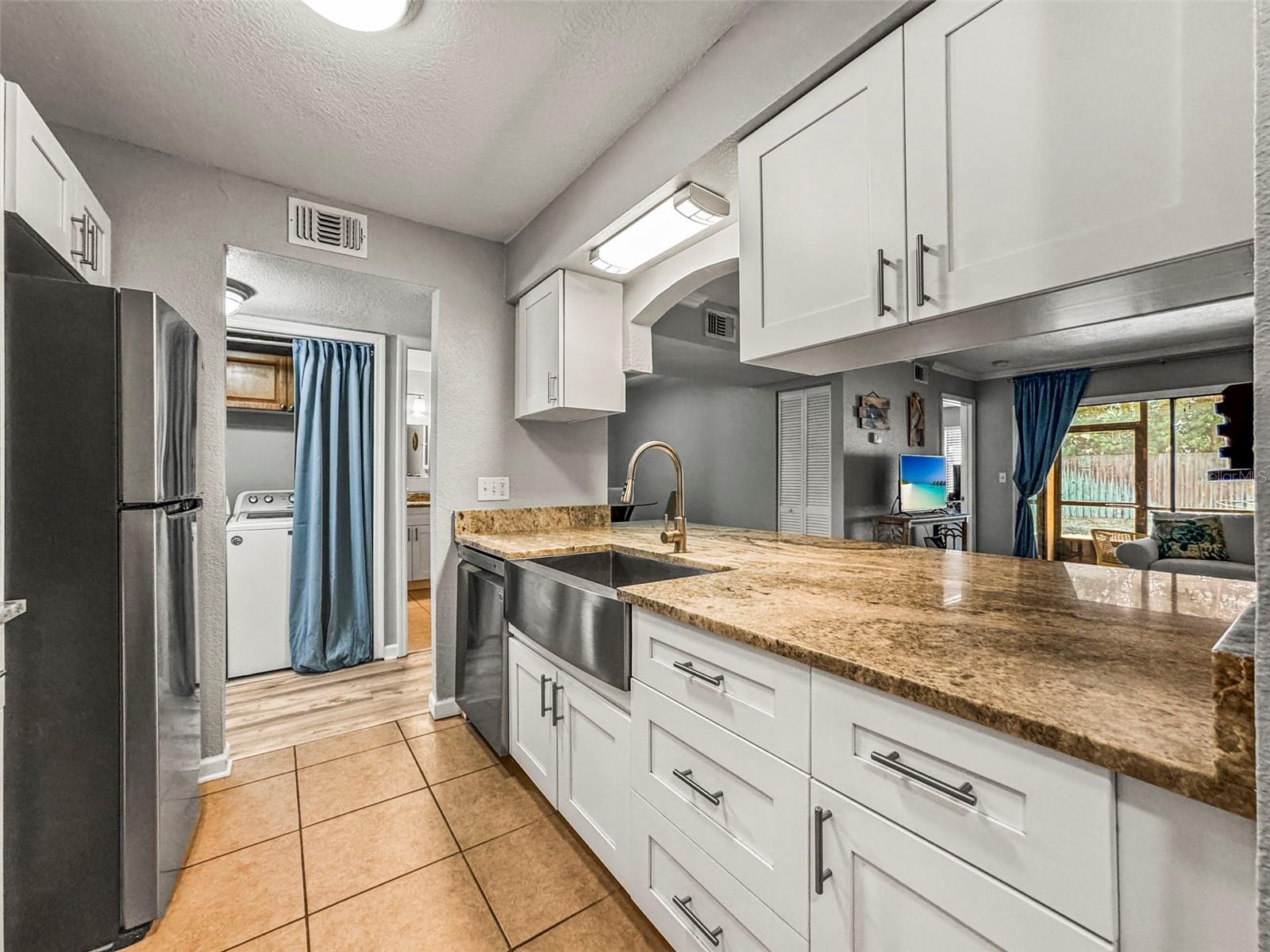 Listing photo id 2 for 10100 Sailwinds Boulevard N 105