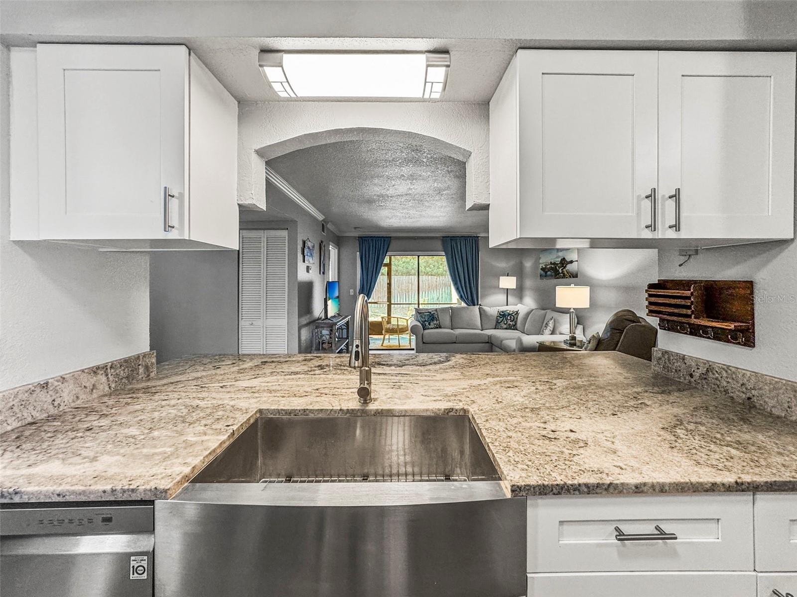 Listing photo id 6 for 10100 Sailwinds Boulevard N 105