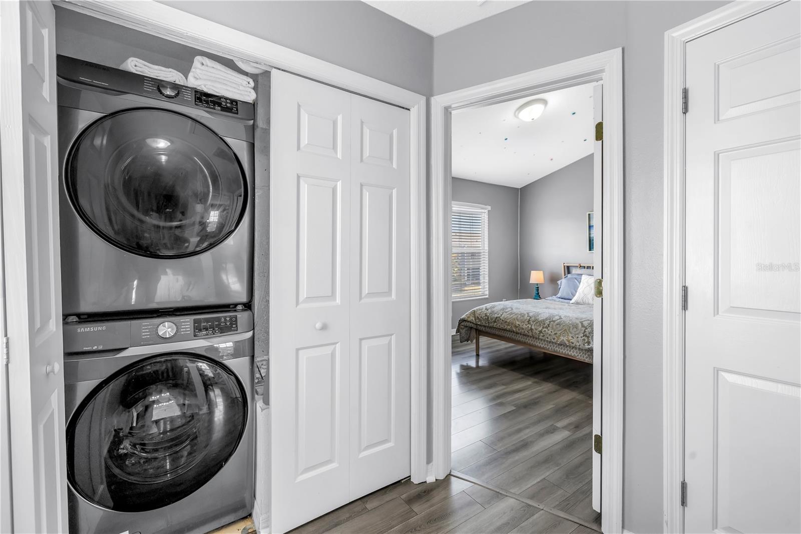 Listing photo id 17 for 12323 Country White Circle