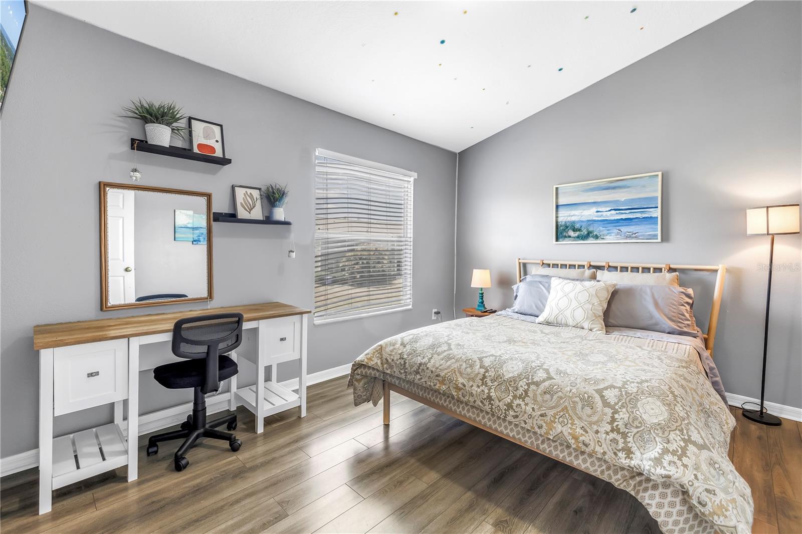 Listing photo id 22 for 12323 Country White Circle