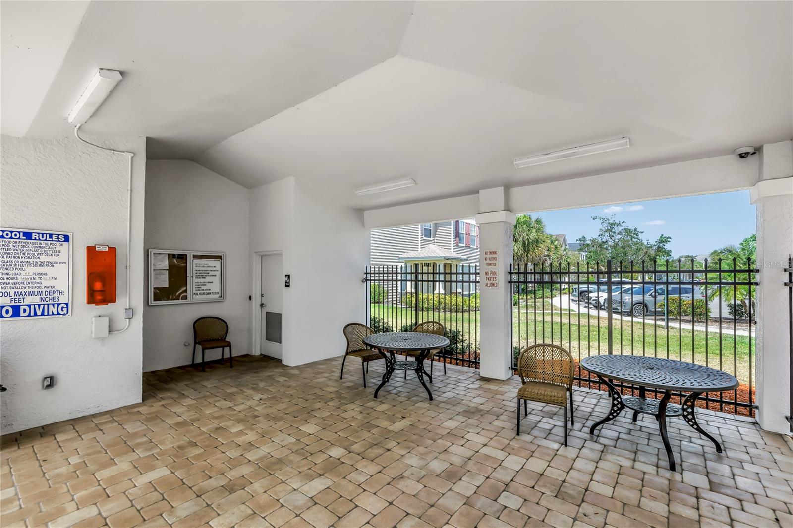 Listing photo id 27 for 12323 Country White Circle