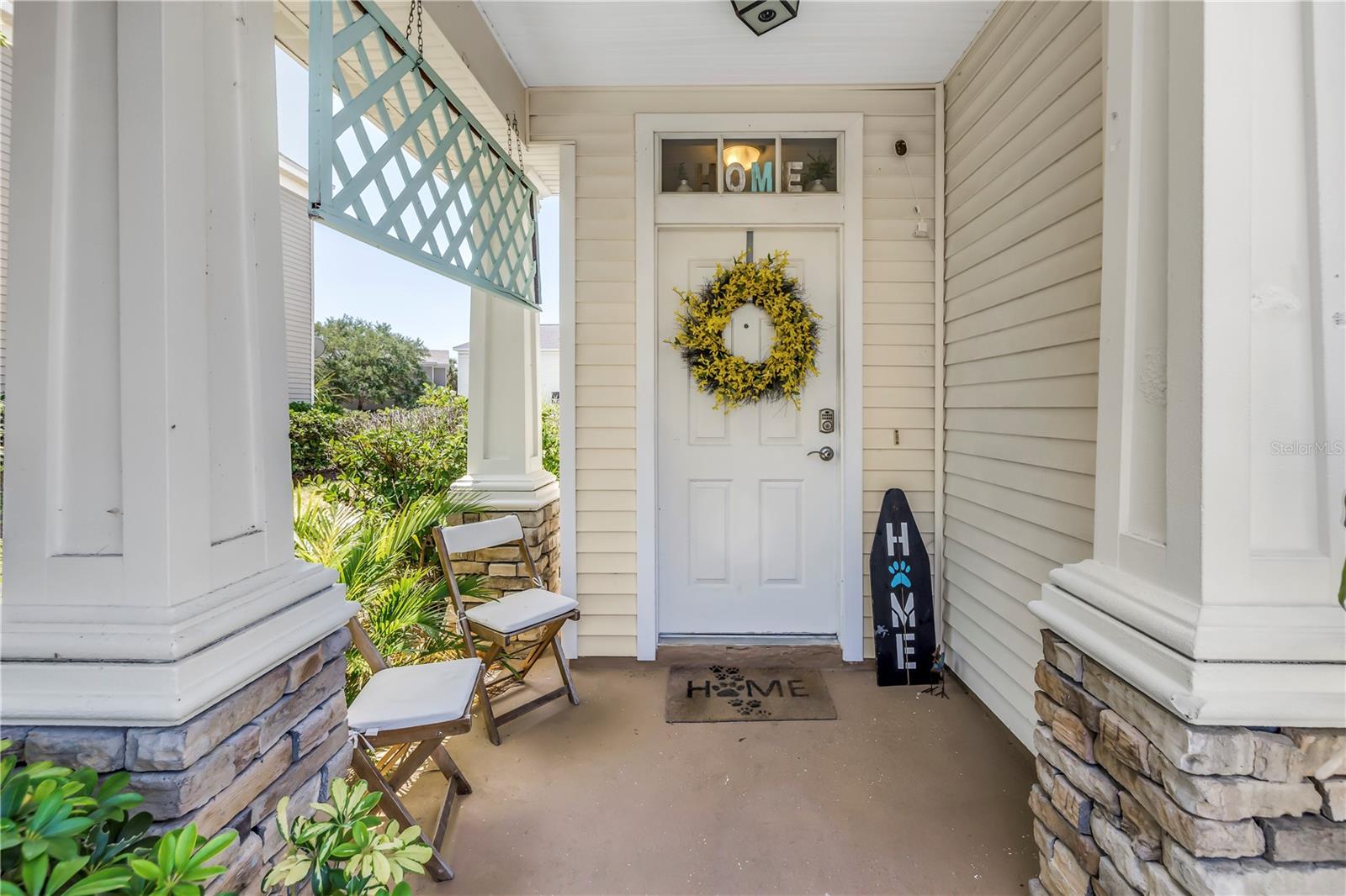 Listing photo id 1 for 12323 Country White Circle