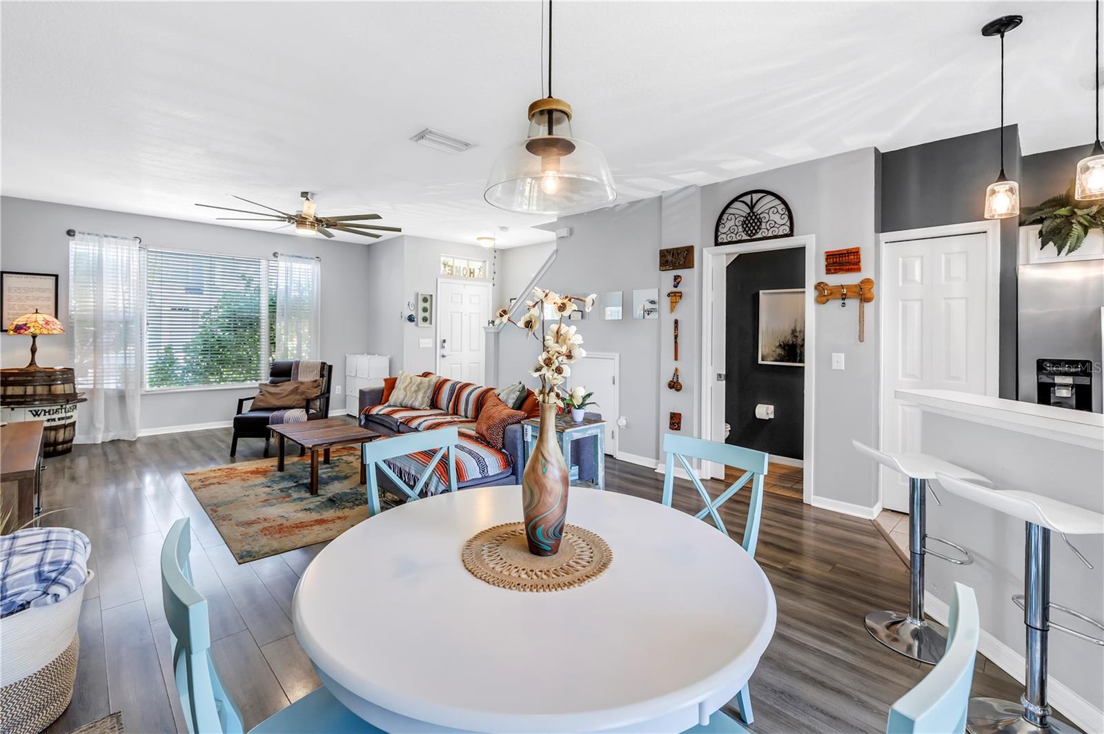 Listing photo id 6 for 12323 Country White Circle