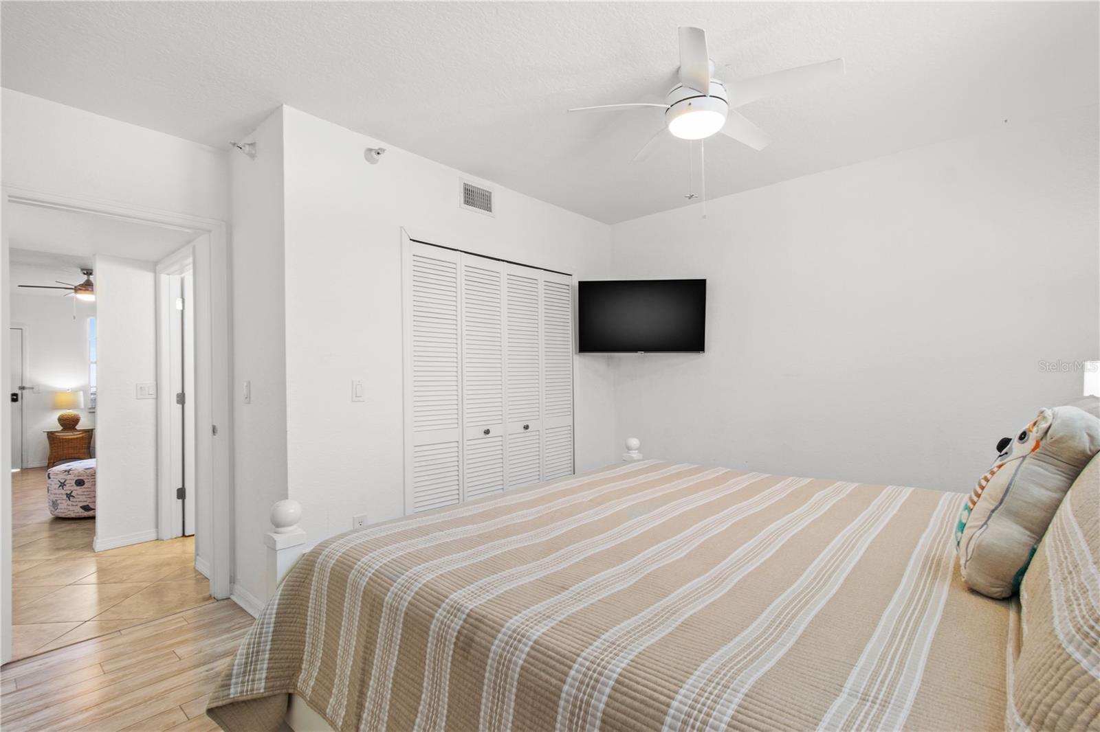 Image 22 of 47 For 445 Hamden Drive 502