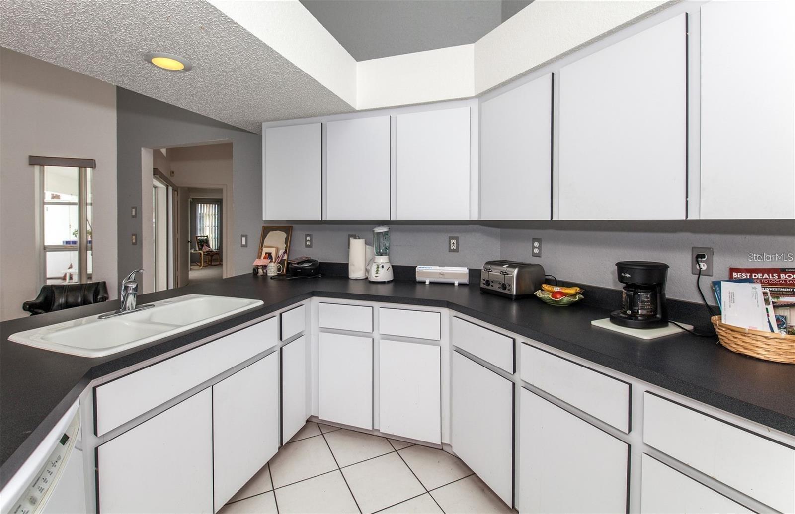 Image 18 of 55 For 128 Torrington Street