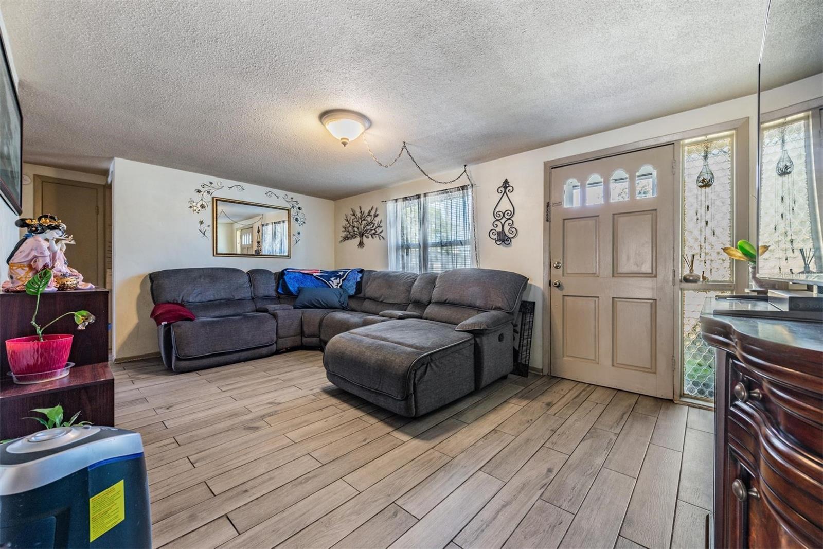 Image 9 of 38 For 5004 Suwannee Drive