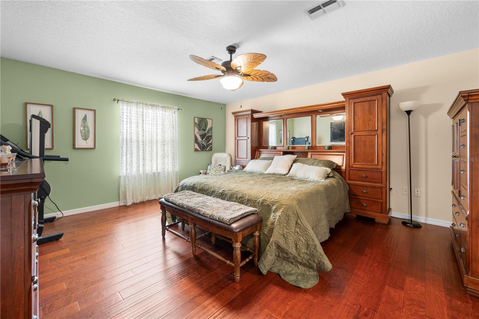 Image 39 of 100 For 4180 Jacaranda Circle