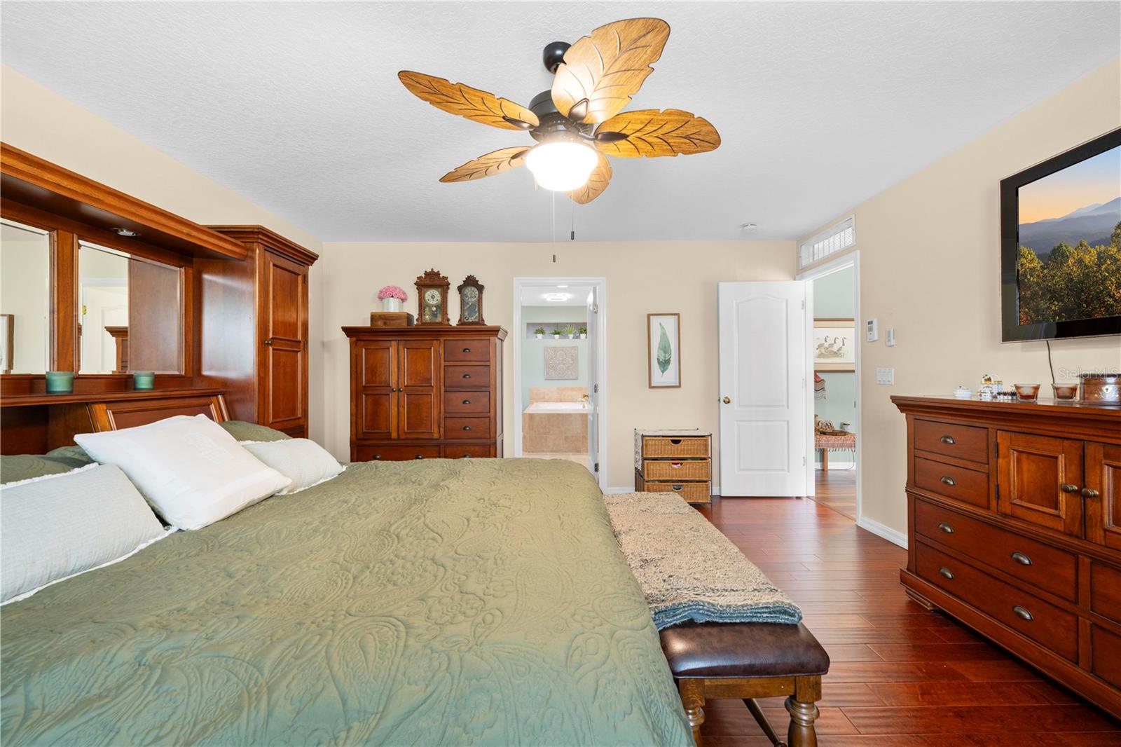 Image 41 of 100 For 4180 Jacaranda Circle
