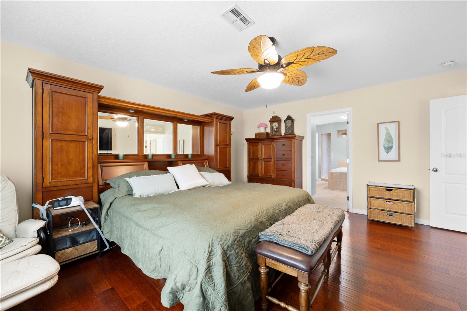 Image 42 of 100 For 4180 Jacaranda Circle