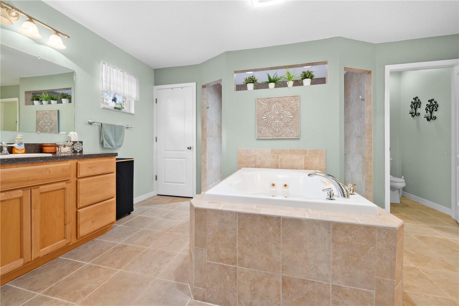 Image 45 of 100 For 4180 Jacaranda Circle