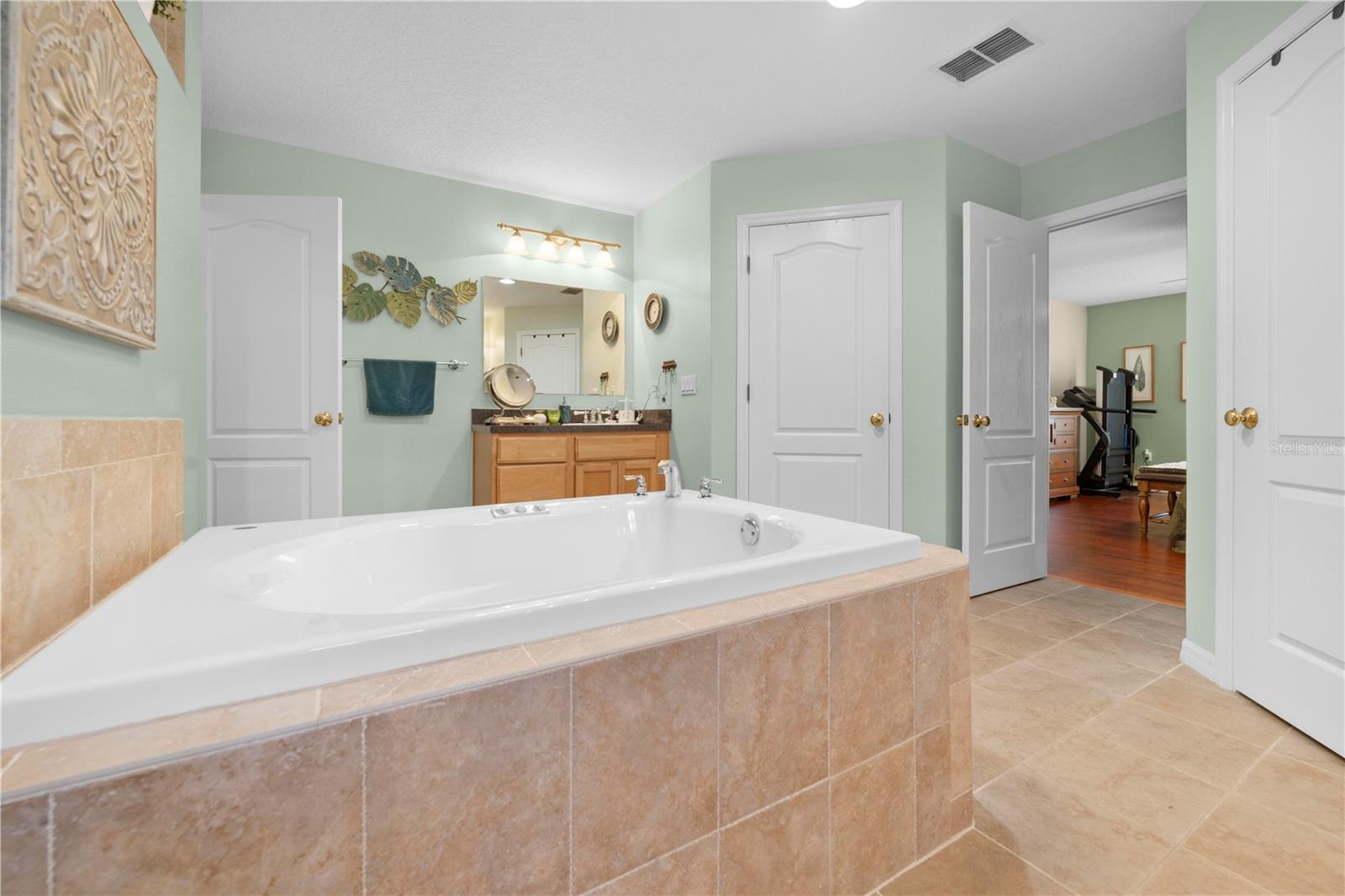 Image 47 of 100 For 4180 Jacaranda Circle