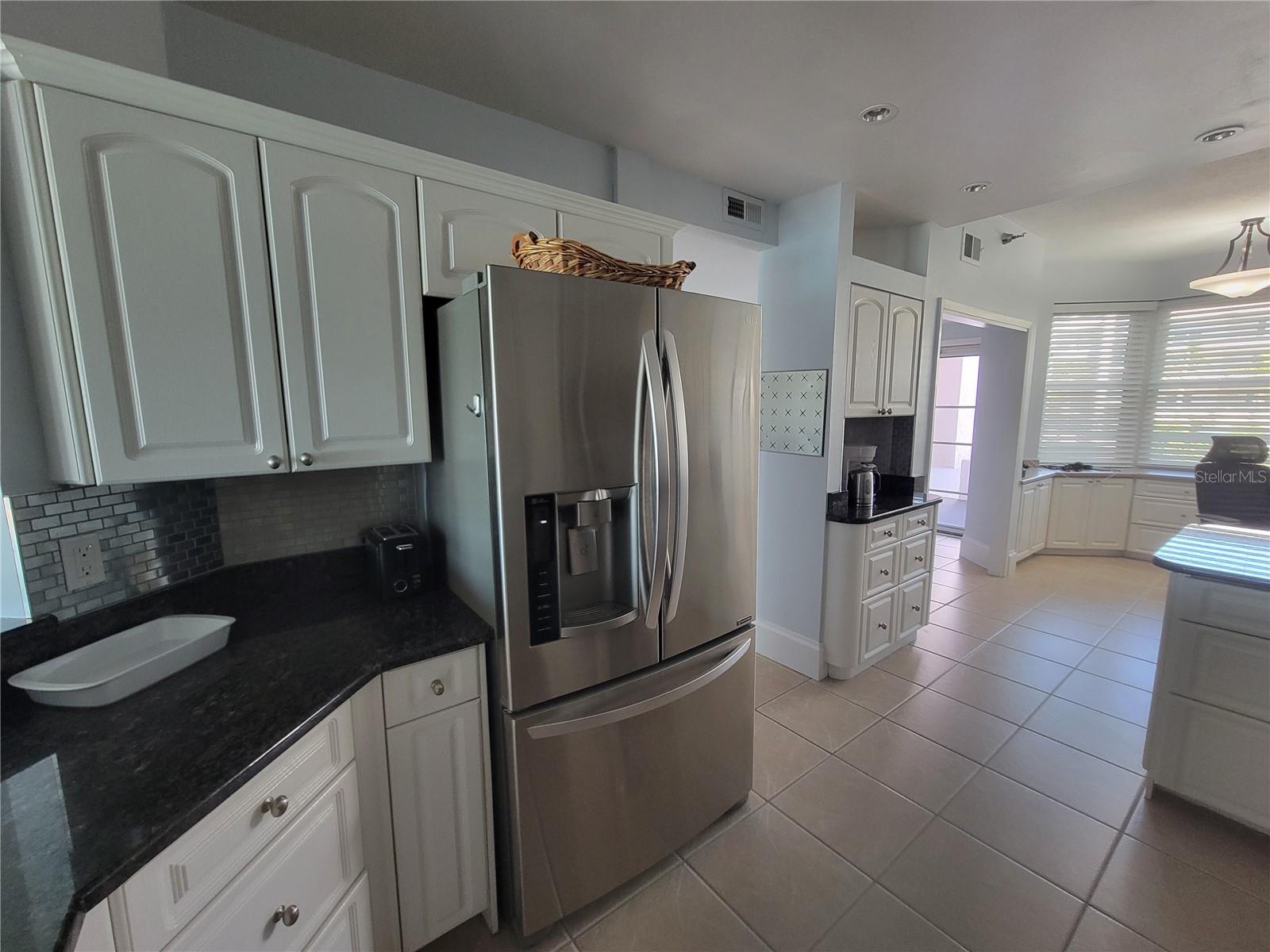 Listing photo id 14 for 8000 Sailboat Key Boulevard S 103