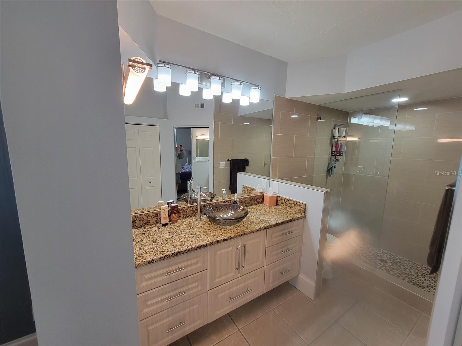 Listing photo id 20 for 8000 Sailboat Key Boulevard S 103