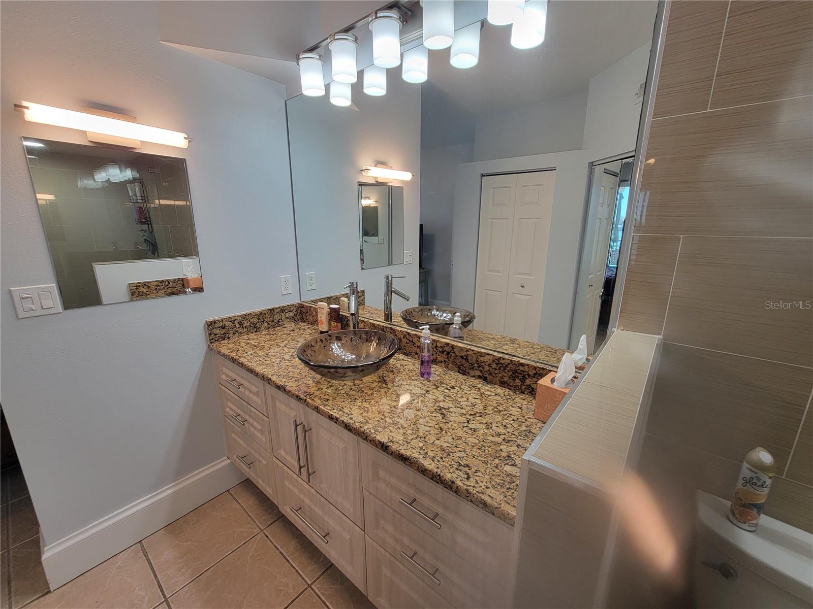 Listing photo id 27 for 8000 Sailboat Key Boulevard S 103