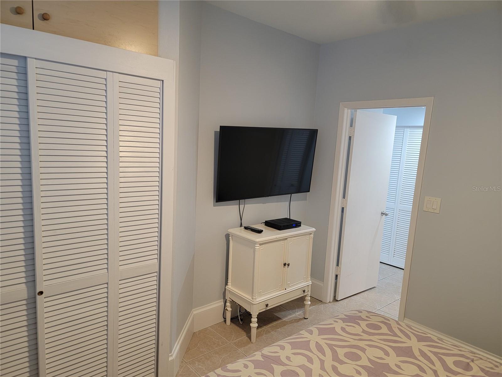 Listing photo id 30 for 8000 Sailboat Key Boulevard S 103
