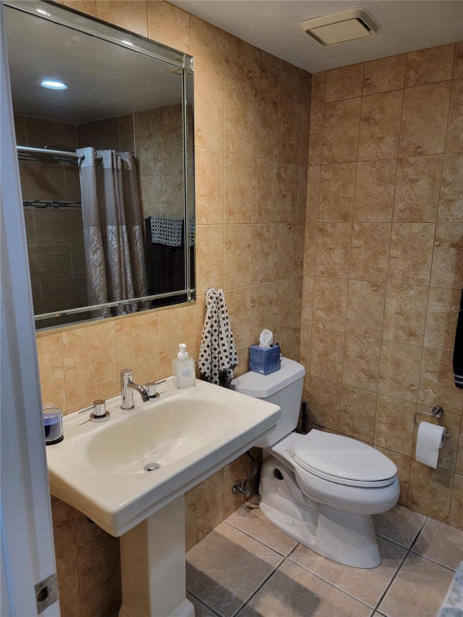 Listing photo id 31 for 8000 Sailboat Key Boulevard S 103