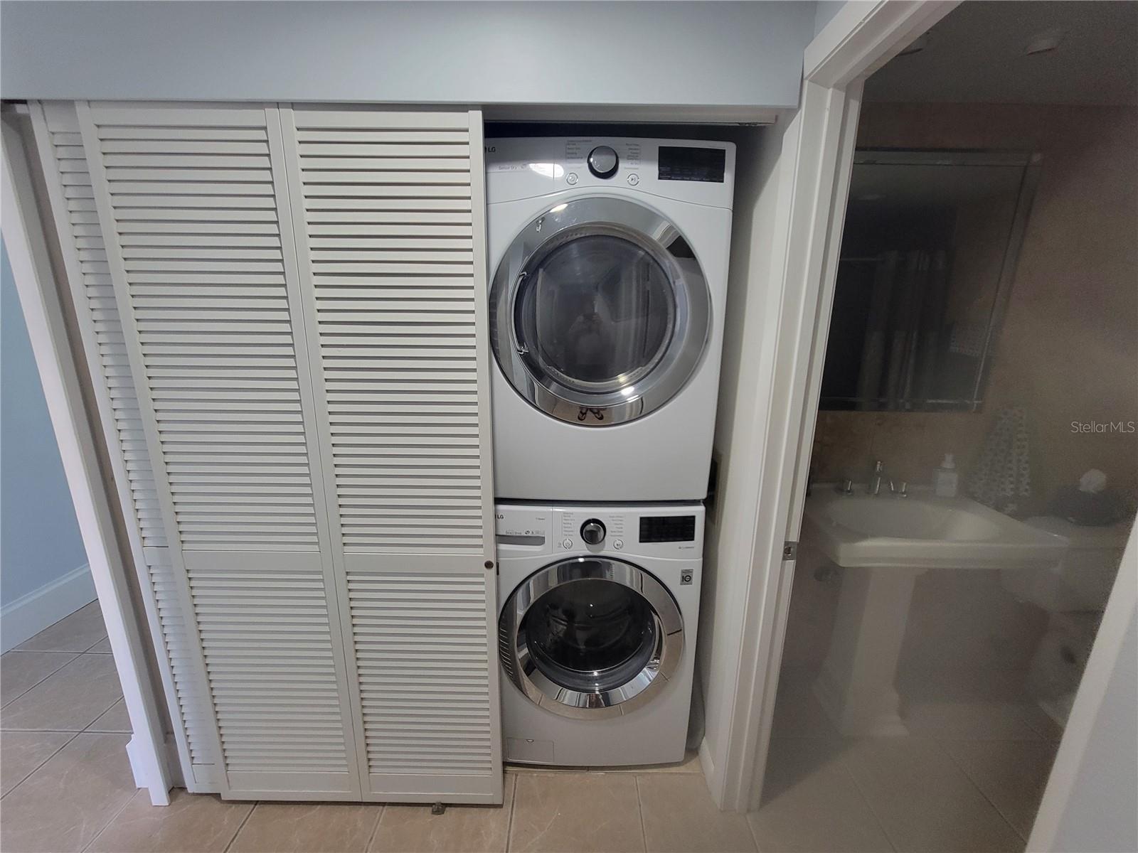 Listing photo id 32 for 8000 Sailboat Key Boulevard S 103