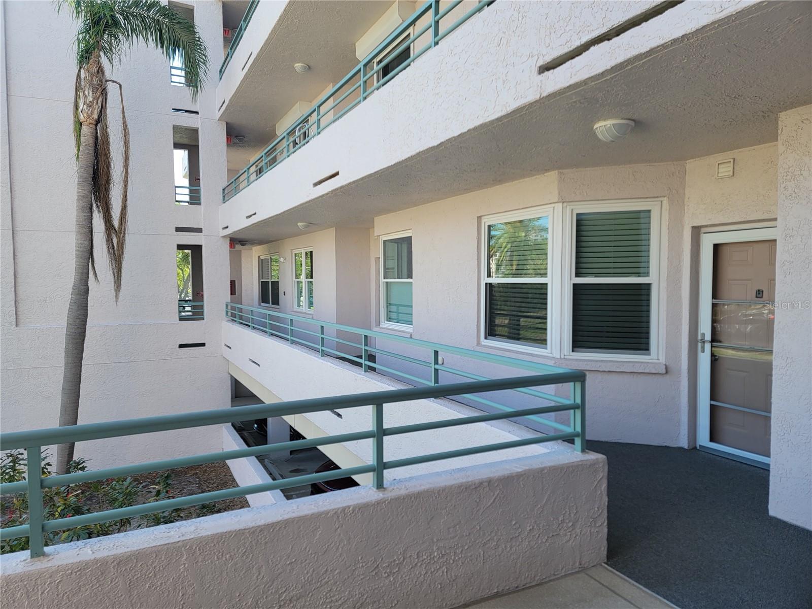 Listing photo id 33 for 8000 Sailboat Key Boulevard S 103