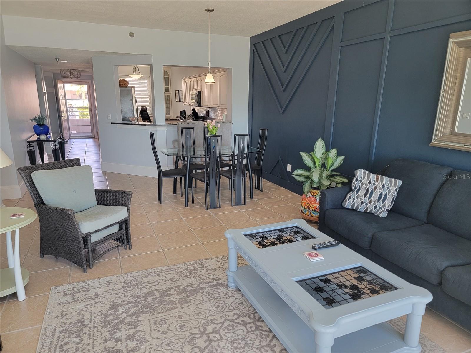 Listing photo id 7 for 8000 Sailboat Key Boulevard S 103